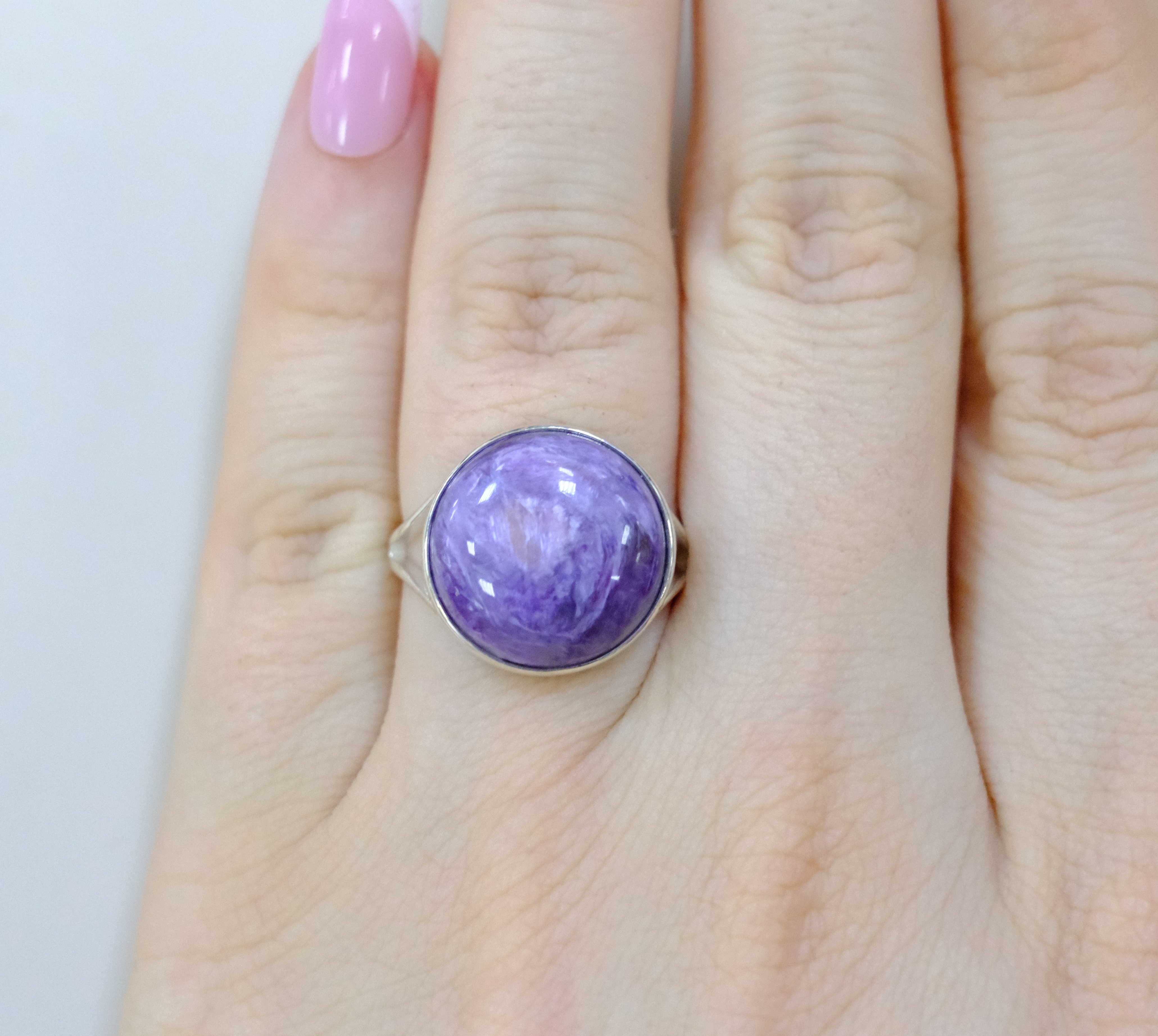 Серебряное кольцо с чароитом